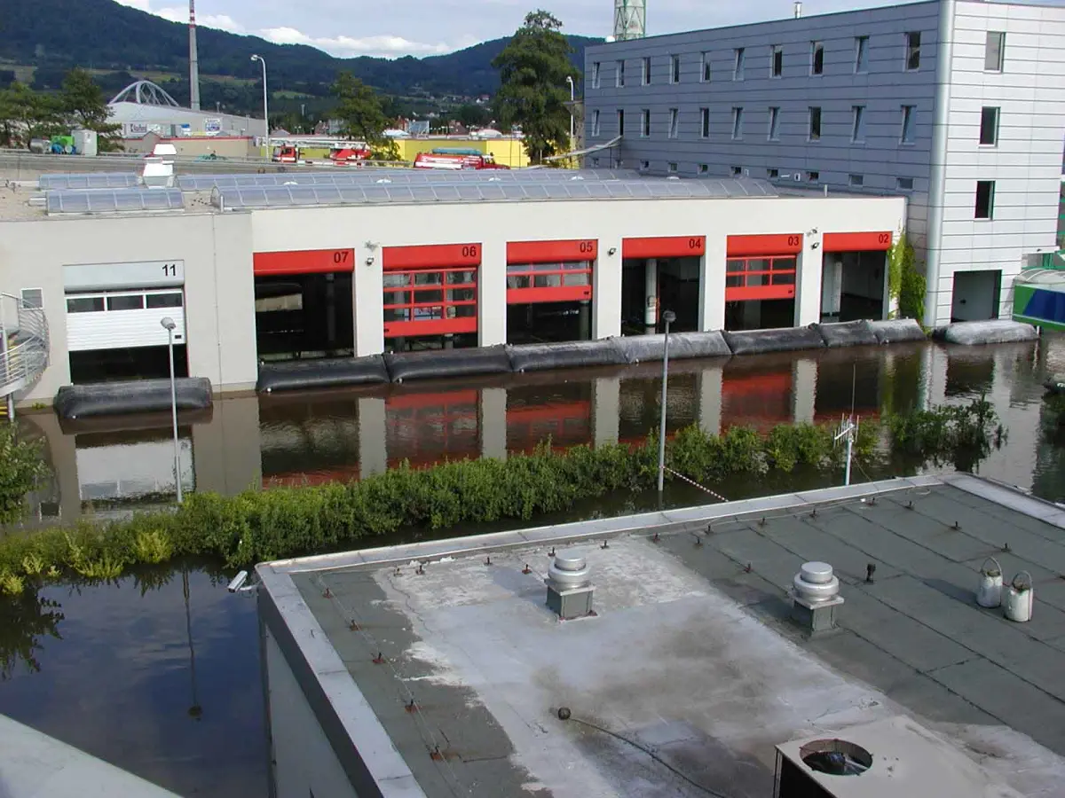 building-flood-stopper-barriers