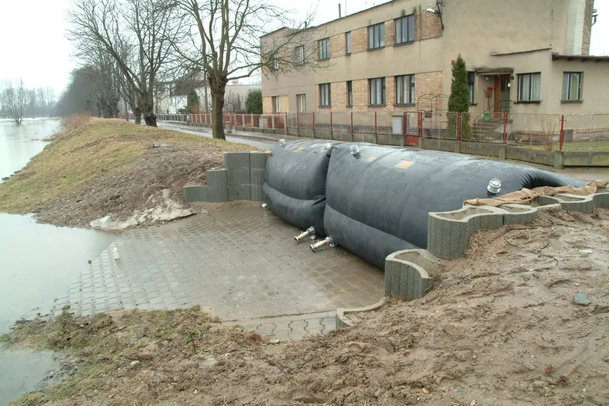 flooding-water-stopper-wall