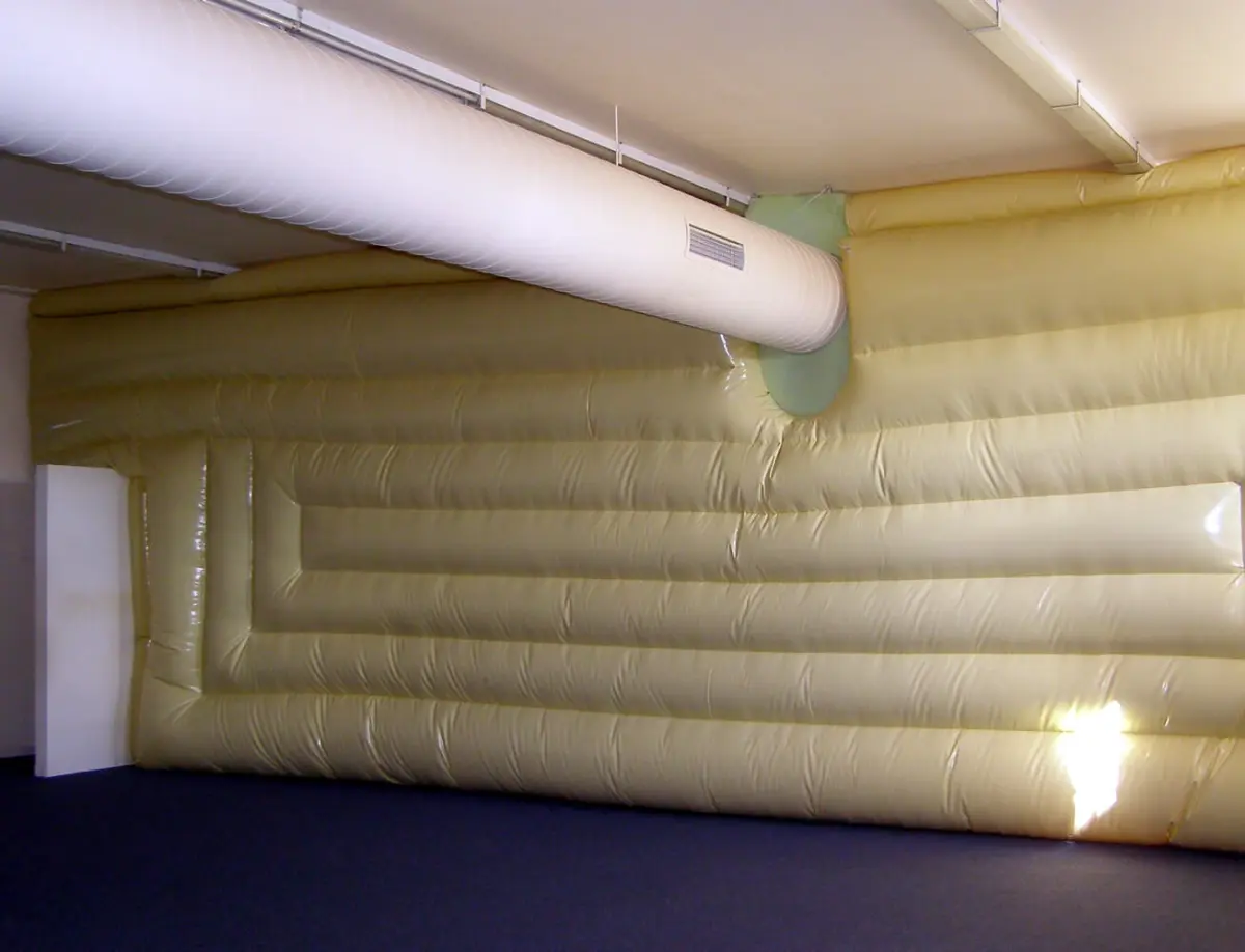 inflatable-wall