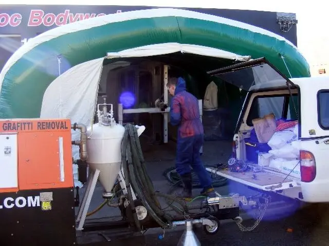 soda-blasting-portable-shelter