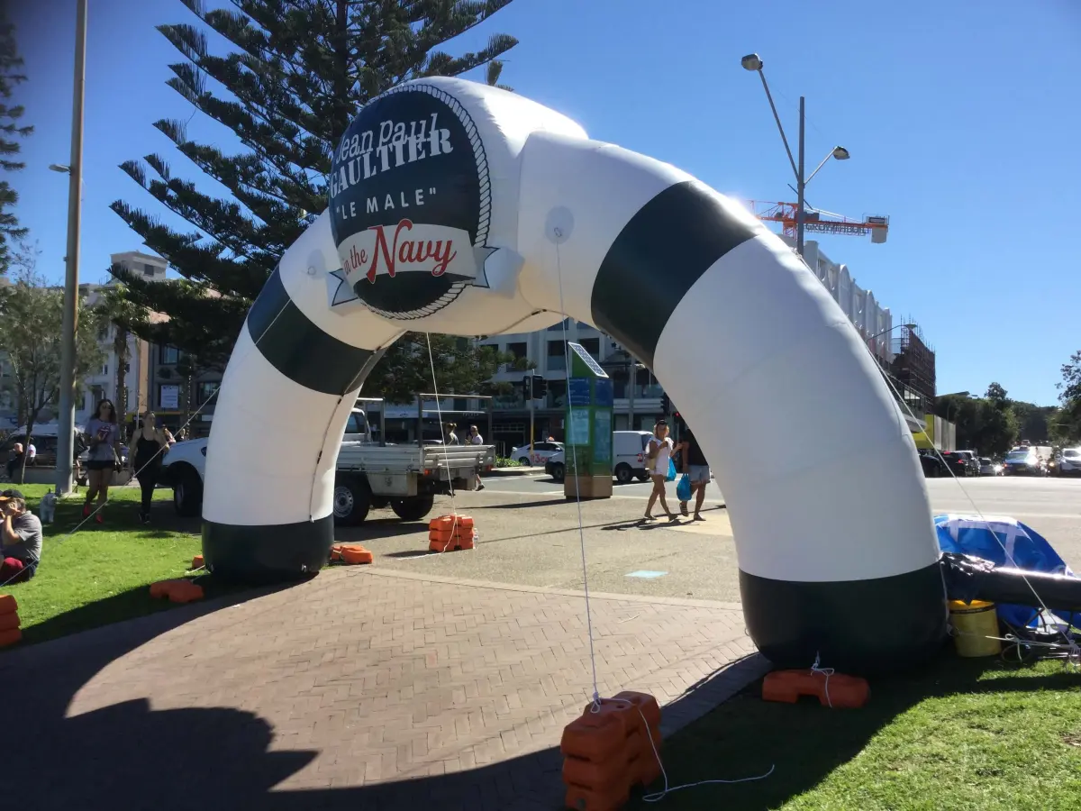 curved-inflatable-misting-arch