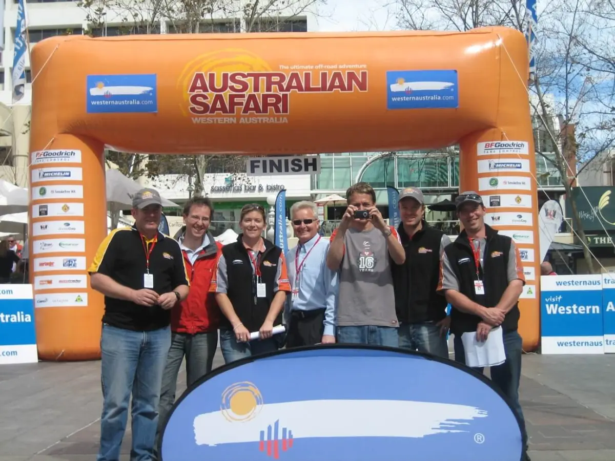 australian-safari-square-arch
