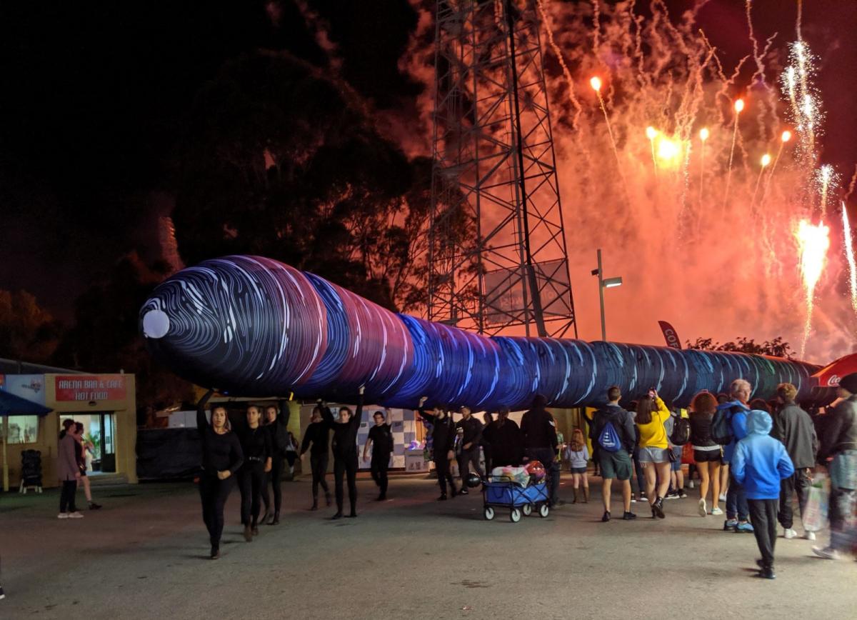 giant-custom-parade-float